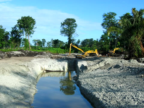 Sunset Point: : the other Panama Canal.